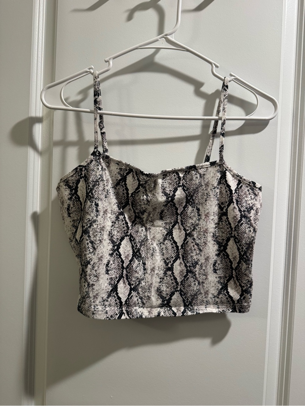 Forever 21 Snake-Print Spaghetti Strap Crop Top - Black & White